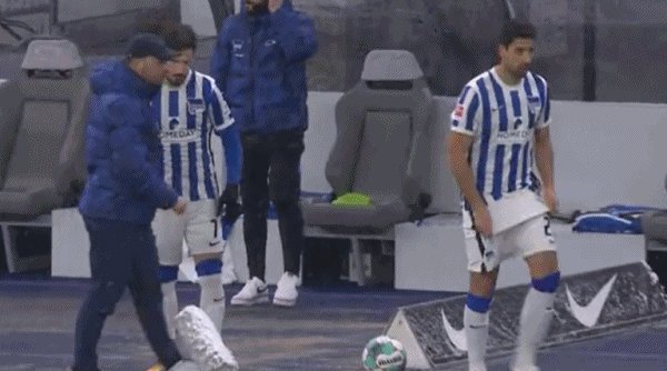 1612560850754050756.gif